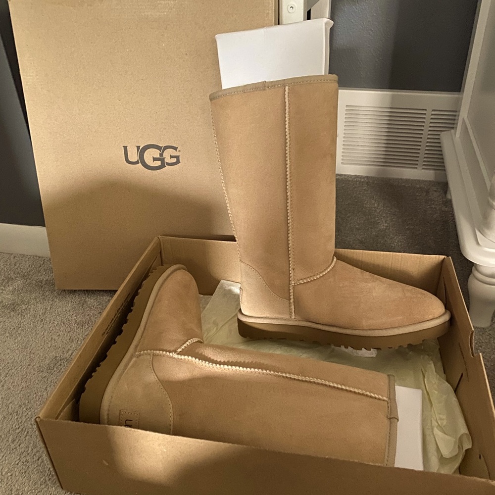 UGG BOOTS